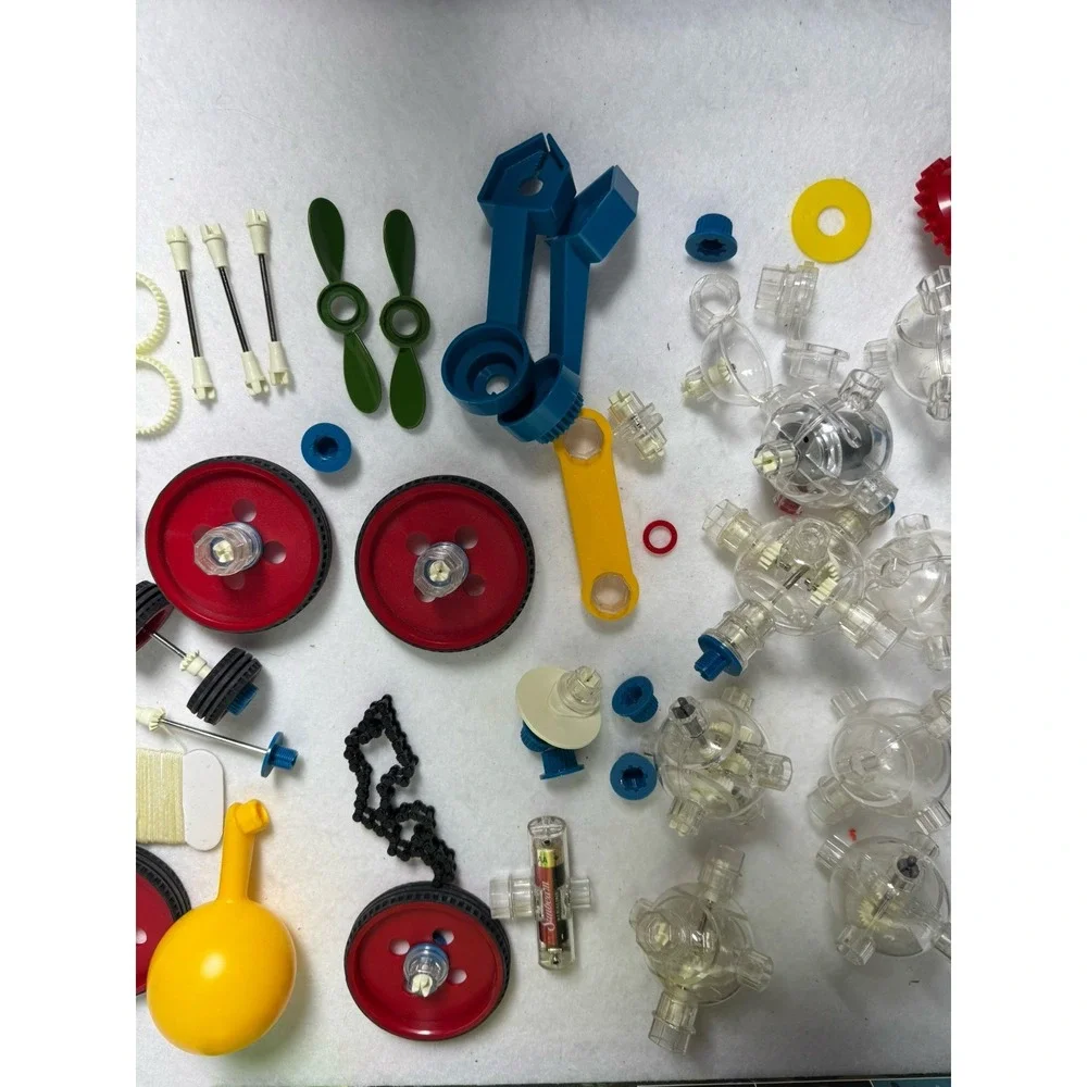 Vintage Capsela 400 Construct 22 Motorized Land and Water Toys For Parts‎ Only